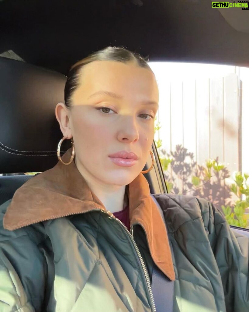 Millie Bobby Brown Instagram - falling in love with fall 🍂
