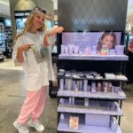Millie Bobby Brown Instagram – spotted Flo at @douglas_cosmetics xoxo @florencebymills Düsseldorf, Germany