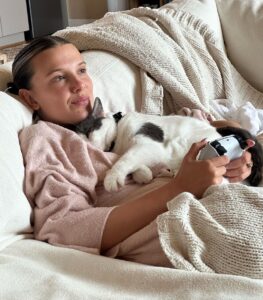 Millie Bobby Brown Instagram - knee deep in hogwarts legacy