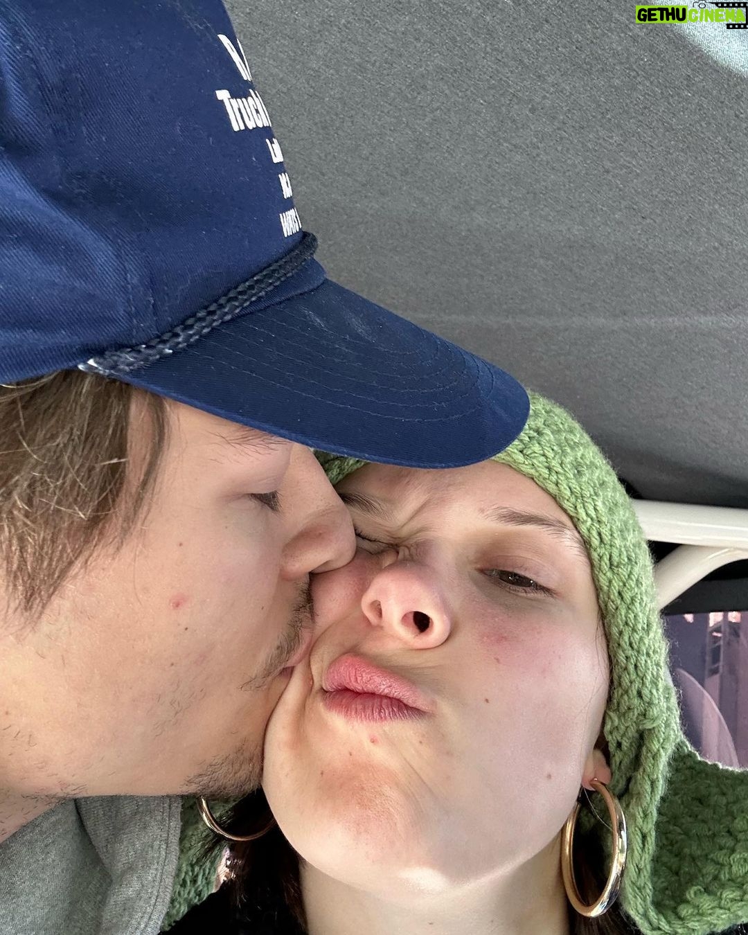 Millie Bobby Brown Instagram - it’s Friday, I’m in love