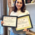 Mimi Chakraborty Instagram – This year i complete  my adoption and cure for 25 TB( Tuberculosis) patients.And have adopted a few more for the upcoming year.

Thank you @mohfwindia for the  token of appreciation 🙏

#tbharegadeshjeetega #tbmuktbharatabhiyaan