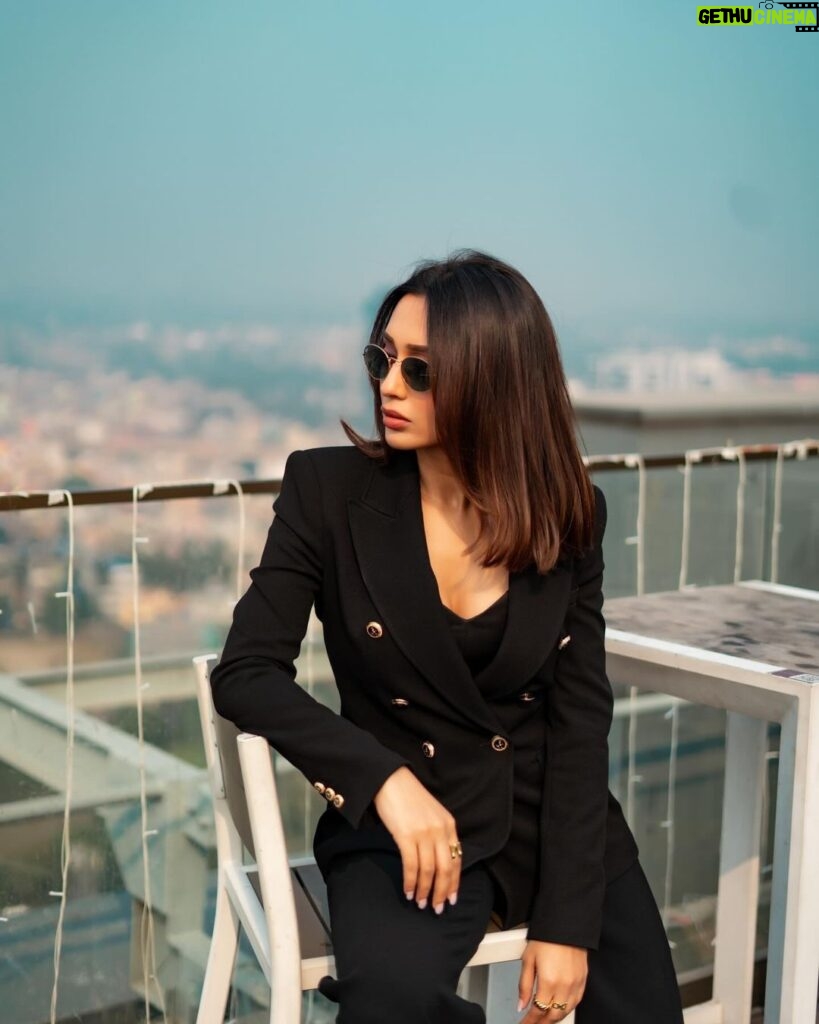 Mimi Chakraborty Instagram - 🖤Can we ever get bored of black 🖤❤️‍🔥?!
