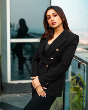 Mimi Chakraborty Instagram - 🖤Can we ever get bored of black 🖤❤️‍🔥?!