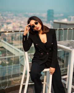 Mimi Chakraborty Instagram - 🖤Can we ever get bored of black 🖤❤️‍🔥?!