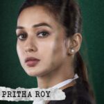 Mimi Chakraborty Instagram - যখন যখন সমাজ ঘেরে প্রবল অন্যায়ে, তখন তখন গর্জে ওঠে আমাদের পৃথা রায়! #JahaBoliboShottoBolibo directed by #ChandrasishRay premieres on 5th January, only on #hoichoi. @mimichakraborty @totaroychoudhury @anujoy_chattopadhyay #DebeshChattopadhyay @joydeep0906 @prantikbanerg #AnindyaBanerjee #BuddhadebBhattacharya @arrow_hit @bhooter.raajaa @genesisadfilms