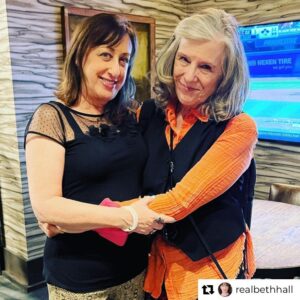 Mimi Kennedy Instagram - Cast mates bond 4-ever! ❤️Thank you @realbethhall for flying to Phoenix to see me in Pru Payne. ❤️

Repost from @realbethhall
•
Had the privilege of seeing @mimikennedyla in the titular role of #PruPayne last night in Phoenix. Her wonderful performance lit up the stage and she was surrounded by a great cast. Congratulations on all your hard work in bringing this character to life! Loved being there! And loved spending time with you! #star #friend
