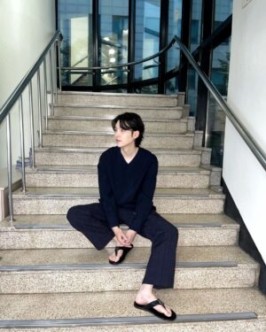 Min Yoon-gi Instagram - K-돌 체험중 😀