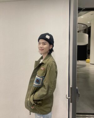 Min Yoon-gi Instagram - 지휘자 아닙니다.

감사하고 사랑합니다 아미 ☺️