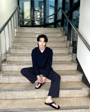 Min Yoon-gi Instagram - K-돌 체험중 😀