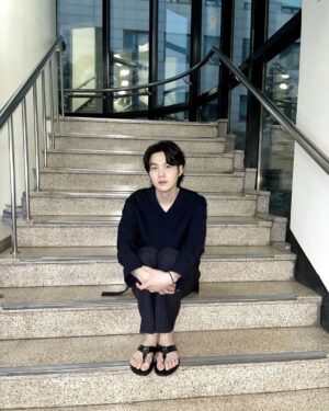 Min Yoon-gi Instagram - K-돌 체험중 😀