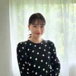 Mio Yuki Instagram - またまたカレンダーオフショットです☺︎ 大人っぽく撮っていただきました😊 カレナビ楽天店、カレナビYahoo!店でご予約いただいた方への特典が9月30日までの予約の方対象になっていますので、まだの方はこの機会に是非🥰 ■特典 抽選で30名様に！ 直筆サイン入チェキ風カードプレゼント🎁 #優希美青 2024 卓上カレンダー