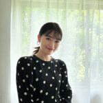 Mio Yuki Instagram - またまたカレンダーオフショットです☺︎ 大人っぽく撮っていただきました😊 カレナビ楽天店、カレナビYahoo!店でご予約いただいた方への特典が9月30日までの予約の方対象になっていますので、まだの方はこの機会に是非🥰 ■特典 抽選で30名様に！ 直筆サイン入チェキ風カードプレゼント🎁 #優希美青 2024 卓上カレンダー