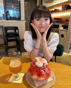 Mio Yuki Instagram - 夏といえば？🤭

#ビール  #かき氷 #🍺 #🍧