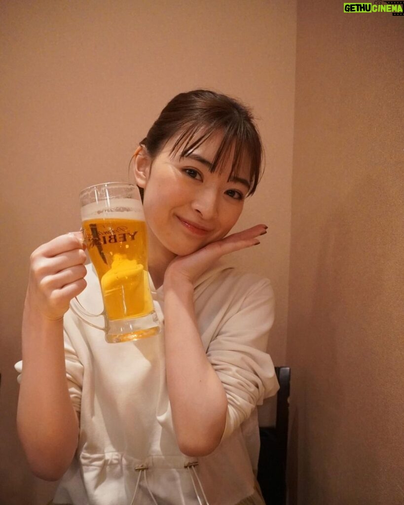 Mio Yuki Instagram - 2023年もみなさんありがとうございました！ 今年最後に撮った私が写ってる写真がこれしかなくてビールと共に😂 今年も毎日のように一緒にいてくれた存在です🍺 今年はイベントで直接皆さんにお会いしてお話しができて嬉しかったです😊 来年も頑張りますのでよろしくお願いします！
