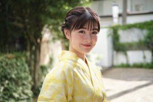 Mio Yuki Instagram - 優希美青 2024年カレンダー のアザーカット🫶

浴衣って滅多に着ないから、着るとルンルンになりますね🤭

カレンダーの発売イベントの情報です⬇️

■東京：HMVエソラ池袋 12/9(土)12:00～　

■東京：タワーレコード渋谷店 12/23(土)19:00～

チェキとか久々でちょっとドキドキしてますが、来てくださったら嬉しいです🥰