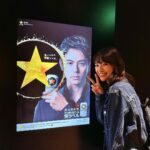 Mio Yuki Instagram – ずっと行ってみたかったとある場所へ行ってきました🍺✨

そこで大好きな事務所の先輩の妻夫木さんを発見…！

記念に一緒に写真を⭐️

どこに行ってきたでしょうか！

#ヒントは…
#私が今1番飲んでいるもの
#毎日飲んでるもの
#冷蔵庫にないとそわそわするもの