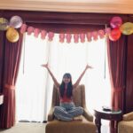 Miori Ohkubo Instagram - Happy 23rd birthday to me 💕 ขอบคุณทุกคนสำหรับคำอวยพรวันเกิดนะคะ~🙌 อายุ 23 ก็จะทำงานเยอะๆค่า~💪 Thank you everyone for the birthday wishes~🙌 I will work a lot in my 23rd year too~💪 お祝い、そして応援のメッセージありがとう〜🙌 23歳もいっぱいお仕事するぞ〜💪 #BNK48 #MioriBNK48 #大久保美織 #Miichan