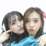 Miori Ohkubo Instagram – P’Kaew💕　@kaew.bnk48official 
ทุกคนรู้ไหม? เปิดstageใหม่แต่ก็ยังอยู่ข้างๆกันตอนMCค่ะ😂
Did you noticed ? Although a new theater stage has started, we are next to each other in the MC part 😂
みなさん気がつきましたか？新公演始まっても私たちMCのパートで隣同士なんですよ😂
#BNK48 #MioriBNK48 #大久保美織 #kaewbnk48