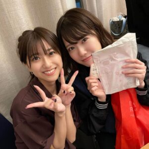 Miori Ohkubo Instagram - จบ concert Circle Jam แล้ว~!
มิโอรอเป็นคนที่จำอะไรไม่ค่อยเก่ง แต่ได้รับโอกาสแสดง 2 รอบ หัวของฉันระเบิดแล้วแต่มิโอริก็สามารถแสดงจนจบได้😭🙌
ซ้อม ประชุม ล่าม… เดือนนี้มันยากสำหรับมิโอริจริงๆ แต่รวมๆแล้วมันสนุกมากๆจริงๆค่ะ😁
มีความสุขมากที่ได้พูดคุยกับสมาชิก AKB48 ทุกคน หลังจากไม่ได้คุยกันมานาน!
พวกเขาใจดีและทำงานหนัก และเป็นโอกาสที่ดีสำหรับ BNK48 ที่จะได้เรียนรู้สิ่งใหม่ๆจากเขาค่ะ  ขอบคุณมากค่ะ🙇‍♀️

ในอนาคตมิโอริอยากจะทำ concert และงาน event กับวงพี่น้องสาว 48 group ด้วยกันอีกเยอะๆค่ะ ☺️

Finally, we get done with Circle Jam!
I'm not very good at memorizing things, but I was given the opportunity to perform 2 performances, and My head was going to explode, but I was able to finish it all😭🙌
Practice, meetings, interpreting, it was really hard for me this month, but all in all, it was really fun~😁
I was very happy to be able to talk with every AKB48 members after a long time!
They are kind and works hard, and it was a great opportunity for BNK48 to learn something new from them. Thank you very much🙇‍♀️

In the future, I want to do a lot of concerts and events and so on with many 48 sister groups together!☺️

サークルジャム、お疲れ様でした！
とにかく覚えるのが苦手なのに、2公演も出させていたただいて、頭が本当にパンクしてましたが、無事に終えることができました😭🙌
この1ヶ月間は、練習、ミーティング、通訳、めちゃくちゃ大変だったけど、全部ひっくるめ、めちゃくちゃ楽しかったー😁
久々にAKB48のみなさんとお話しすることができてとっても嬉しかったです！
優しくて、お仕事に一生懸命で、BNK48全体としても新たな学びがあった機会になりました。ありがとうございました🙇‍♀️

今後も海外グループがたくさん集まる様なコンサートやイベント等いっぱいしたいなぁ〜！☺️ﾜｸﾜｸ

#BNK48 #MioriBNK48 #大久保美織 #Miichan #AKB48 #CGM48 #JKT48 #AKB48teamTP #akb48groupcirclejam2023