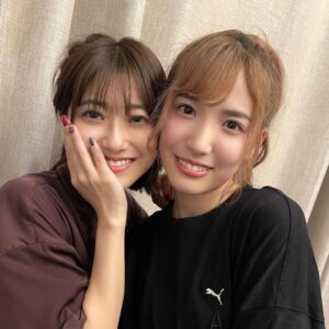 Miori Ohkubo Instagram - จบ concert Circle Jam แล้ว~!
มิโอรอเป็นคนที่จำอะไรไม่ค่อยเก่ง แต่ได้รับโอกาสแสดง 2 รอบ หัวของฉันระเบิดแล้วแต่มิโอริก็สามารถแสดงจนจบได้😭🙌
ซ้อม ประชุม ล่าม… เดือนนี้มันยากสำหรับมิโอริจริงๆ แต่รวมๆแล้วมันสนุกมากๆจริงๆค่ะ😁
มีความสุขมากที่ได้พูดคุยกับสมาชิก AKB48 ทุกคน หลังจากไม่ได้คุยกันมานาน!
พวกเขาใจดีและทำงานหนัก และเป็นโอกาสที่ดีสำหรับ BNK48 ที่จะได้เรียนรู้สิ่งใหม่ๆจากเขาค่ะ  ขอบคุณมากค่ะ🙇‍♀️

ในอนาคตมิโอริอยากจะทำ concert และงาน event กับวงพี่น้องสาว 48 group ด้วยกันอีกเยอะๆค่ะ ☺️

Finally, we get done with Circle Jam!
I'm not very good at memorizing things, but I was given the opportunity to perform 2 performances, and My head was going to explode, but I was able to finish it all😭🙌
Practice, meetings, interpreting, it was really hard for me this month, but all in all, it was really fun~😁
I was very happy to be able to talk with every AKB48 members after a long time!
They are kind and works hard, and it was a great opportunity for BNK48 to learn something new from them. Thank you very much🙇‍♀️

In the future, I want to do a lot of concerts and events and so on with many 48 sister groups together!☺️

サークルジャム、お疲れ様でした！
とにかく覚えるのが苦手なのに、2公演も出させていたただいて、頭が本当にパンクしてましたが、無事に終えることができました😭🙌
この1ヶ月間は、練習、ミーティング、通訳、めちゃくちゃ大変だったけど、全部ひっくるめ、めちゃくちゃ楽しかったー😁
久々にAKB48のみなさんとお話しすることができてとっても嬉しかったです！
優しくて、お仕事に一生懸命で、BNK48全体としても新たな学びがあった機会になりました。ありがとうございました🙇‍♀️

今後も海外グループがたくさん集まる様なコンサートやイベント等いっぱいしたいなぁ〜！☺️ﾜｸﾜｸ

#BNK48 #MioriBNK48 #大久保美織 #Miichan #AKB48 #CGM48 #JKT48 #AKB48teamTP #akb48groupcirclejam2023