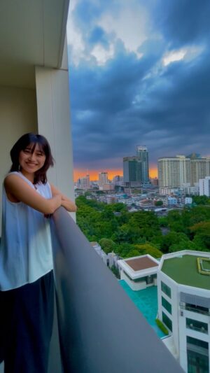 Miori Ohkubo Instagram - This is how I control the weather
*the other version from iAM APP
#BNK48 #MioriBNK48 #大久保美織