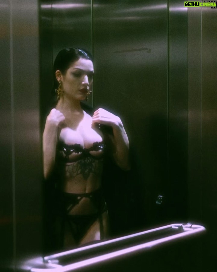 Miriam Veil Instagram - London, United Kingdom