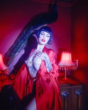 Miriam Veil Instagram - Feeling the holiday blues 🥀🥀🥀

From the archive with @yiyinglai_ @alessio_cocchi 
Shot at @23paulstreet 
MUA @onibecky_ 
Wearing @magdaleneceleste @elfzhou_lingerie @louboutinworld ✨