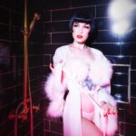 Miriam Veil Instagram - Shower time!🚿🧼 Photos @lonelyrodeostar Location @hillsidehouseca Lingerie @bettiepagelingerie 🎀 #pinup #altmodel #bobhaircut Crestline, California