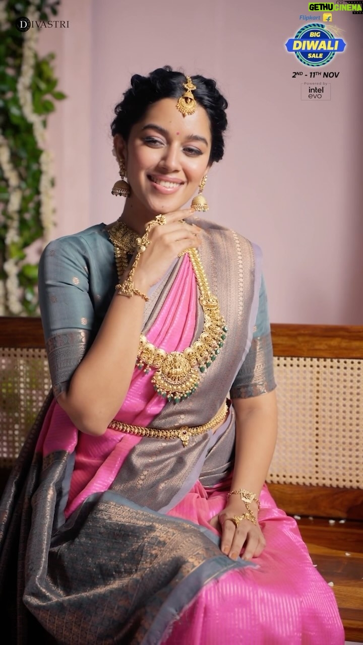 Mirnalini Ravi Instagram - The Flipkart Big Diwali Sale is Live! Top Discounts on the best selection of sarees, kurtas, sets and more. Styles starting at JUST Rs. 149/-. What are you waiting for? Head over to Flipkart Fashion and explore women’s ethnic wear. Happy Shopping! #FlipkartBigDiwaliSale #flipkartfashion @flipkartlifestyle @flipkart @divastri_ethnicwear