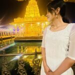 Mirnalini Ravi Instagram - Wholesome start to 2024 🤍 🐘🐄 #grateful Sripuram Sri Lakshmi Narayani Golden Temple Vellore