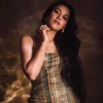 Mirnalini Ravi Instagram - 2024 DROP 🫳 #happynewyear @ram___prakash_ @adh_arsh_j @naveeenu @av_gokul.sri @makeupby_kiruthiga @foxhairandmakeupartist