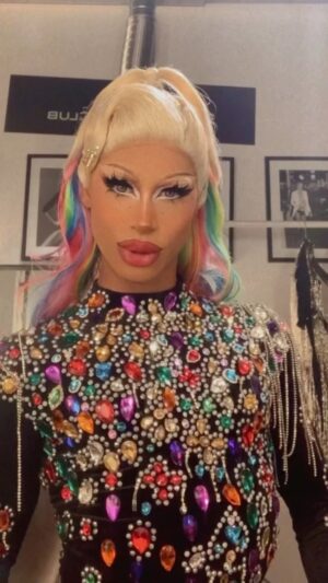 Miss Abby OMG Instagram - Ready for a weekend full of shows! 🌈😍💖
*
*
*
#drag #dragtransformation #transformation #transformationsaturday #amsterdam #amsterdampride #pridemonth #gaypride #missabbyomg