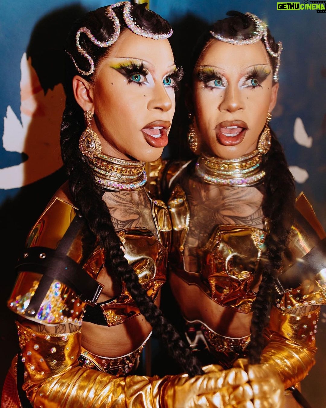 Miss Abby OMG Instagram - Double trouble 💛⚔️💛 Photo: @rachelecclestone @3xnyx Hair: @wigsbysire Lashes: @gayamua Lips: @cursedcosmetics_ Face: @benefitnetherlands @kryolanofficial #missabbyomg #hostedbyabby #brazilianqueen #yellowgreenblue #brazilian #dragqueen #drag #dragmakeup #dragexcellence Club NYX