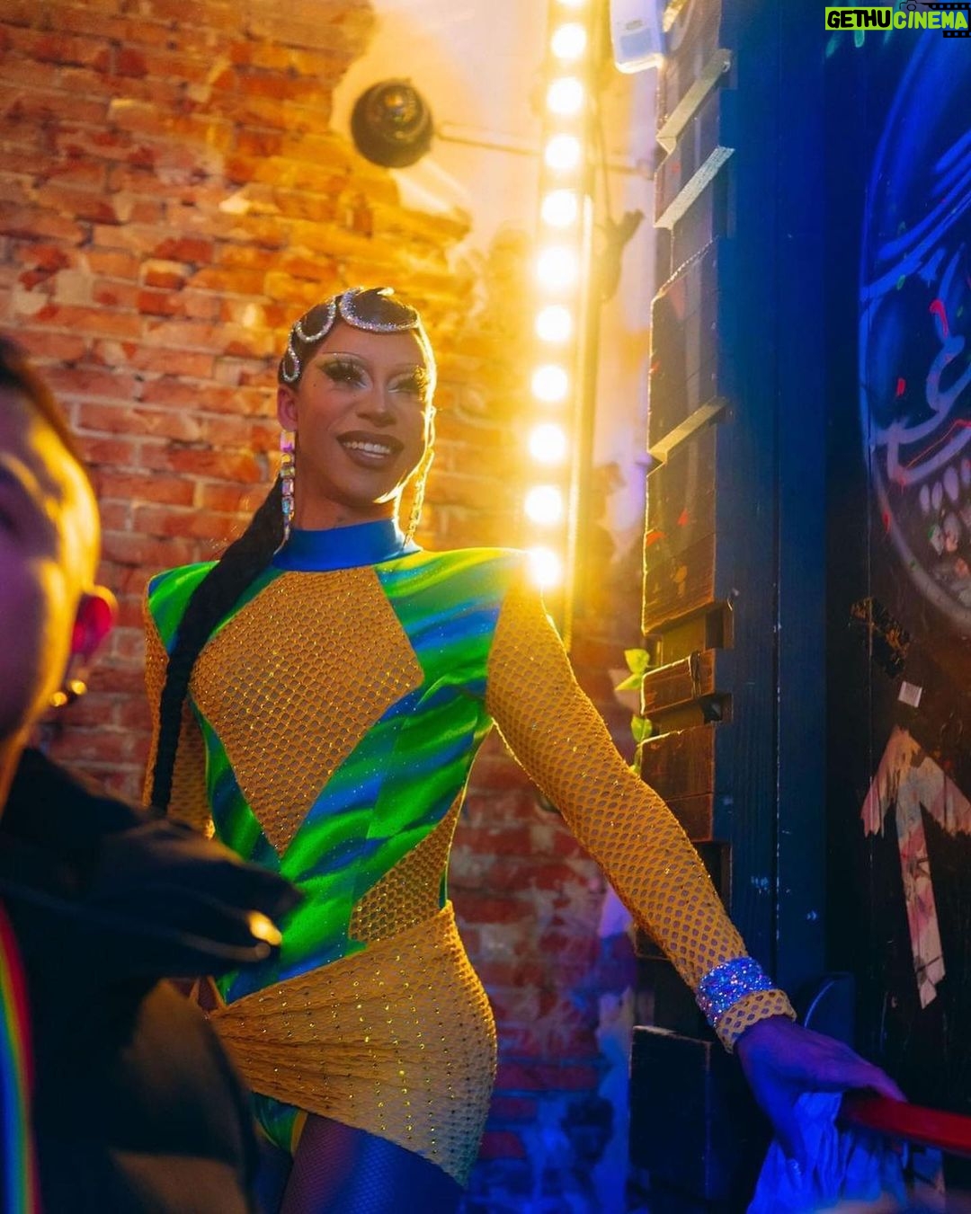 Miss Abby OMG Instagram - My drag daughter is fiercer than yours!!!! Had an amazing time with @missreggyb at @3xnyx 💚💙 Photo: @rachelecclestone @3xnyx Hair: @wigsbysire Outfit: @the_drag_room Lashes: @gayamua Lips: @cursedcosmetics_ Face: @benefitnetherlands @kryolanofficial #missabbyomg #hostedbyabby #brazilianqueen #yellowgreenblue #brazilian #dragqueen #drag #dragmakeup #dragexcellence Club NYX