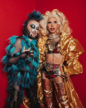 Miss Abby OMG Instagram - Drag Race Holland Royalty’s 👑
Lil throwback to @rupaulsdragcon 
🇳🇱🇳🇱👇🏼🇳🇱🇳🇱
@tabitha_og 
@iammamaqueen 
@madame.madness 
@roemservice 
#missabbyomg #abbyomg #dragcon #dragconuk #dragraceholland #drag  #dragqueens #proudqueer #gold #brazilian #dutch #queens