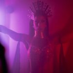 Miss Abby OMG Instagram - I stay true to myself and my style, and i am always pushing myself to be aware of that and be original.🖤🩸#aaliyah Pic: @rachelecclestone Headpiece: @roy_conners #halloween2022 #queenofthedamned #vampire #missabbyomg #abbyomg Club NYX