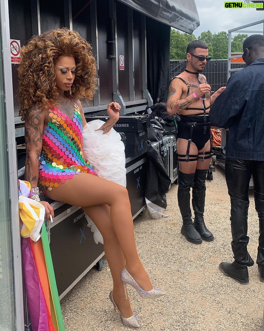 Miss Abby OMG Instagram - On #Pride you have 2 types of gays😂 Which one are you? Comment 🌈 or 🖤 #queerpride #amsterdampride #rainbow #goth #drag #missabbyomg #abbyomg #royalty Museumplein