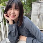 Miyu Kitamuki Instagram - 高校時代からの友達が撮ってくれた📷 毎朝ホームルームの前に購買で120円のデッカい鮭マヨおにぎり買って食べてた話で毎回盛り上がります🍙 友達は毎日お好み焼き串食べてた🤷‍♀️ #ちゃっかりアイコンにもしてる