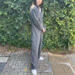 Miyu Kitamuki Instagram - 一枚でラフに決まるジャンプスーツ📷 生地がサラサラで着心地抜群じゃ〜😳 弘恵さんとspickandspanさんのコラボ👀 #井桁弘恵 さん #spickandspan #collaboration