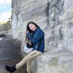 Miyu Kitamuki Instagram – バイクのニュースや、発売中のモーターサイクリストでいつも着用させていただいている衣装はクシタニさんのものです!
憧れのクシタニさんのウェアやブーツを身につけながらの撮影は非常にテンションが上がります。
通気性はありつつ、しっかり体を守ってくれる抜群のフィット感が運転への安心感にも繋がるのでありがたいです。
写真のウェアは脱着式のインナーもついていて、新作らしいのでバイカーの皆さん!要チェックです!