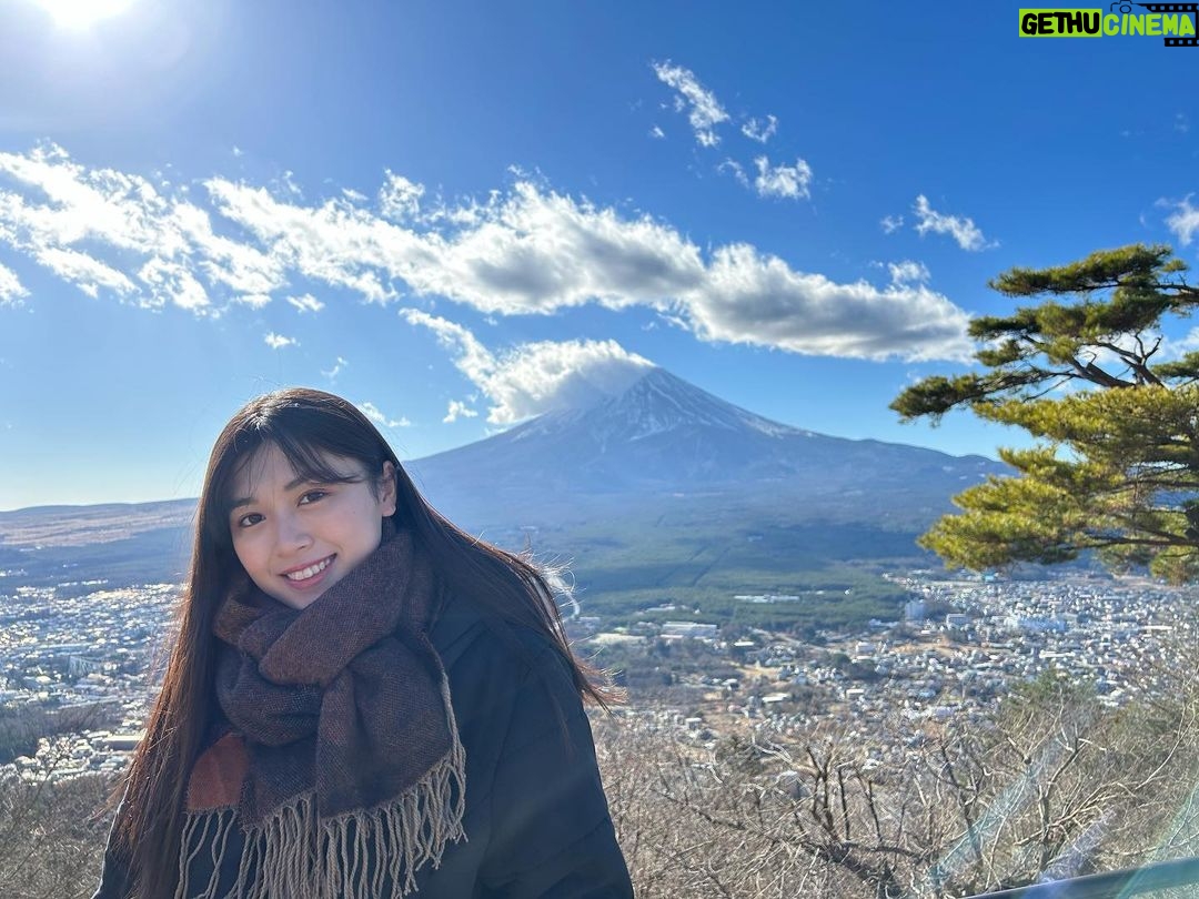 Miyu Kitamuki - 2.8K Likes - 先日、23歳になりました!
お祝いのメッセージ、ありがとうございました🙇♀️
23歳になった実感は特にないけど、23歳は良い一年になる気がしてなりません!🫡
皆さん、これからもよろしくお願いいたします!
・
・
23年前の23:44に3076gで産まれ、
産まれたての私を見た6つ上の兄はシワシワでお猿さんみたい…と若干引いていたらしいです笑
産んでくれた母、ありがとう🤱