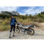 Miyu Kitamuki Instagram - バイクのニュースや、発売中のモーターサイクリストでいつも着用させていただいている衣装はクシタニさんのものです！ 憧れのクシタニさんのウェアやブーツを身につけながらの撮影は非常にテンションが上がります。 通気性はありつつ、しっかり体を守ってくれる抜群のフィット感が運転への安心感にも繋がるのでありがたいです。 写真のウェアは脱着式のインナーもついていて、新作らしいのでバイカーの皆さん！要チェックです！