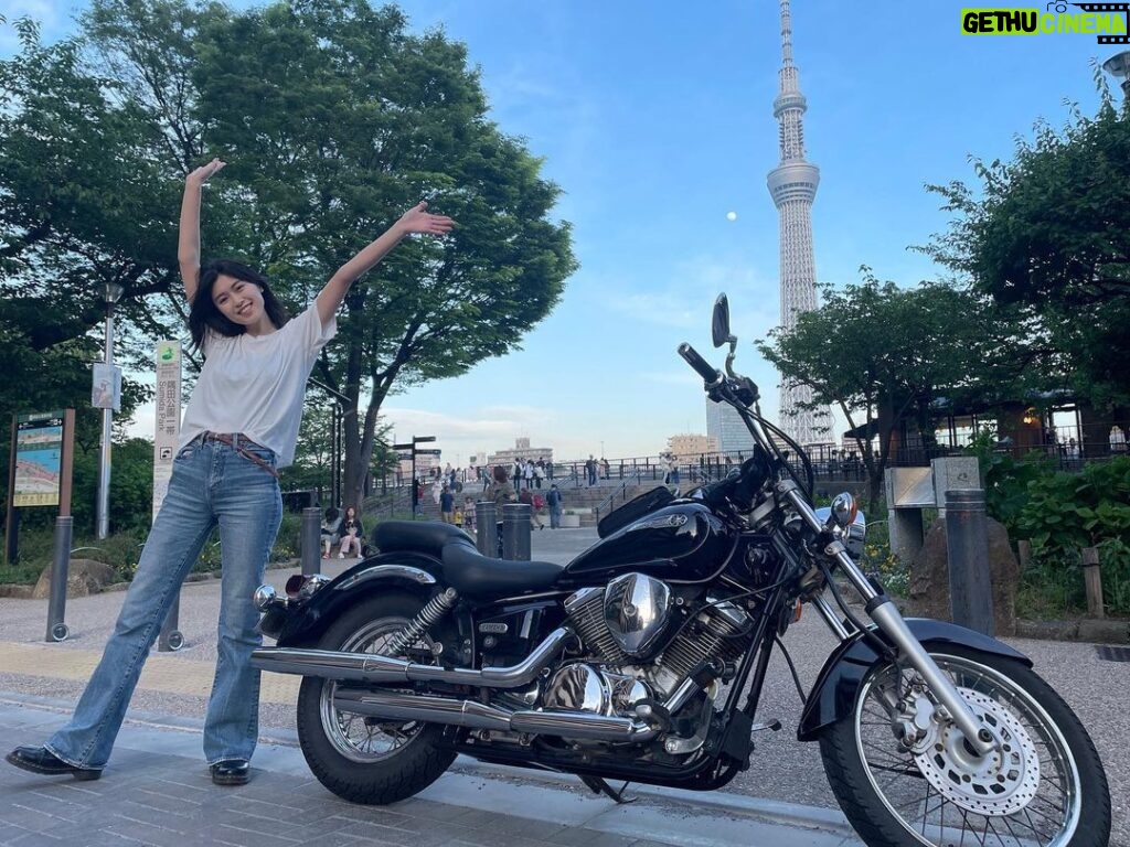 Miyu Kitamuki Instagram - いつの日かのバイクwithスカイツリーふぉと📷 はよ梅雨終わりたまえ🔚 #バイク#バイク女子#YAMAHA#ドラッグスター250