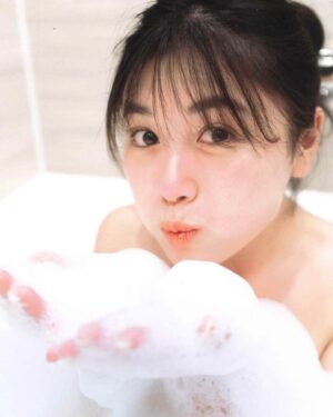 Miyu Kitamuki Instagram - 5/28（日）13:00〜新宿ブックファーストにて、
3rd写真集「ダッピ」のお渡し会を開催いたします!

もう既に予約してくださってる方もいらっしゃるらしく、、ありがとうございます🙇‍♀️

前回の投稿に皆さんからのたっくさんの温かいコメントをいただき、写真集を出せる有り難さを改めて感じました。

皆さんには気楽にちょっくら北向から写真集受け取りに行くか〜🚶‍♂️くらいの気持ちで是非会いに来ていただけたら嬉しいですっ!

でも私が逆に緊張してたらすみません笑😂

詳細は、プロフィールとストーリーに載せますので是非チェックしてみてください🙇‍♀️