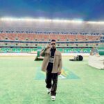 Mohamed Ramadan Instagram - ان شاء الله هتشوفوني اللية ٩ مساءً بتوقيت القاهرة في افتتاح كاس الامم الافريقية بالأغنية الرسمية للبطولة .. بسم الله هفتتحها و هختمها ثقة في الله نجاح🌎🏆🥇💪🏽 Abidjan, Cote d'Ivoire