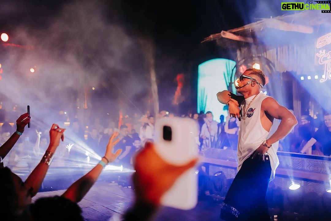 Mohamed Ramadan Instagram - Fire Night 🔥👻🔥 #pepsicoegypt #stingegypt #ملك_السهر 😎⚡️ Rituals