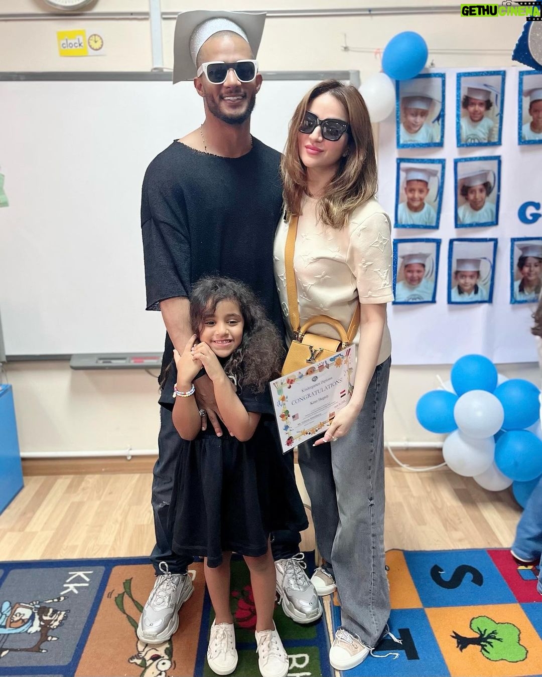 Mohamed Ramadan Instagram - 👩🎓🇺🇸 Today from my daughter’s Promotion ceremony from KG2 to Grade 1 @ais_egypt_westcampus Ais West Egypt