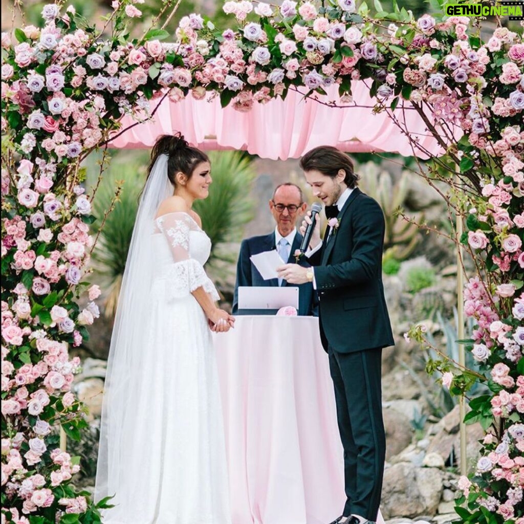 Molly Tarlov Instagram - I'm not a fan of saying that I have the *best* anything but I gotta say, my dad is pretty far up there. This year he officiated my wedding in the most "my dad" way and I couldn't be more grateful to have had that experience or to have had such a creative, hardworking and passionate dad who also loves his wife and his two daughters more than anything. I love you, dad! Happy Father's Day. You'll never see this!!!