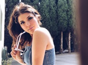 Molly Tarlov Instagram - 🎶 I’ve got hose in one area code 🎶 get it get it?? Cause I have a hose!