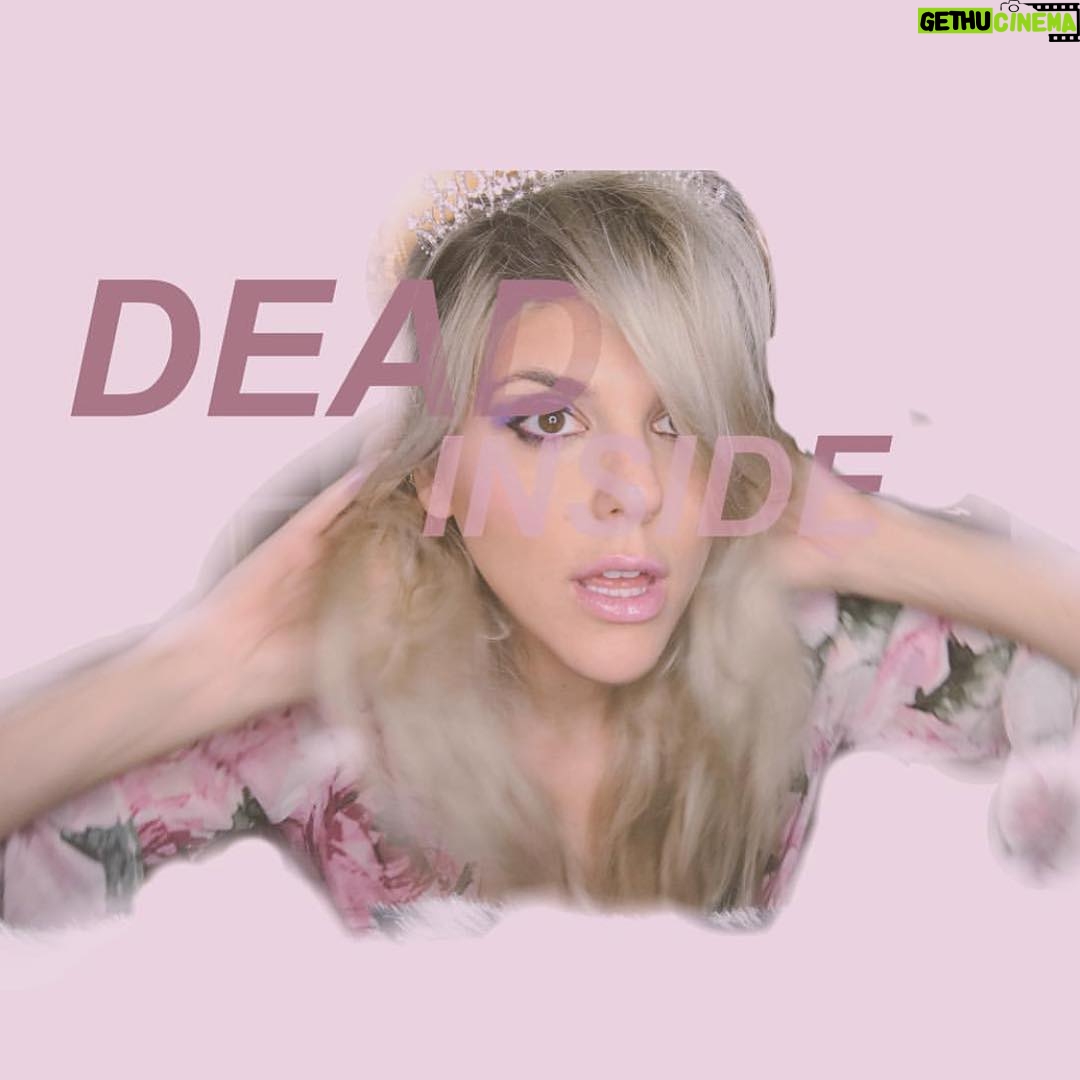 Molly Tarlov Instagram - Should I go back blonde